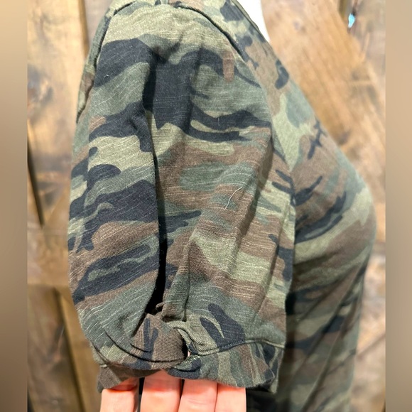 EUC Sanctuary Camo Pattern Puff Sleeve Top Sz L - Picture 5 of 16